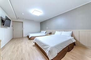 Jungmoon J Hill & City Hotel