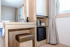 Jungmoon J Hill & City Hotel