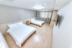 Jungmoon J Hill & City Hotel