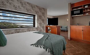 Beachhouse Hotel