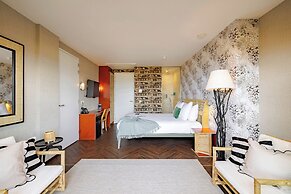 Beachhouse Hotel