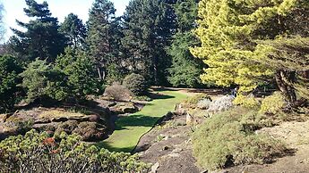 Violet Bank Apartment New Town