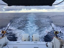 White Exclusive Suite & Villas