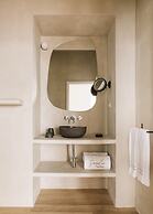 White Exclusive Suite & Villas