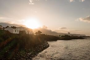 White Exclusive Suite & Villas