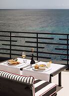 White Exclusive Suite & Villas