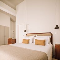 White Exclusive Suite & Villas