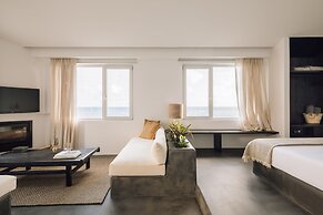 White Exclusive Suite & Villas