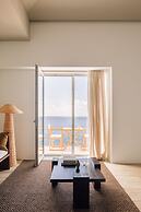 White Exclusive Suite & Villas