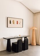 White Exclusive Suite & Villas