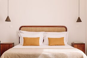 White Exclusive Suite & Villas