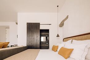 White Exclusive Suite & Villas