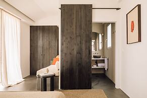 White Exclusive Suite & Villas