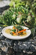 White Exclusive Suite & Villas