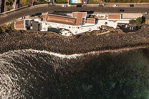 White Exclusive Suite & Villas