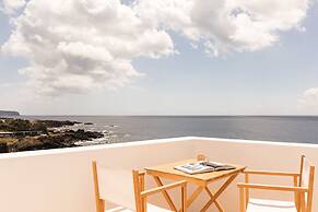 White Exclusive Suite & Villas