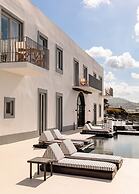 White Exclusive Suite & Villas