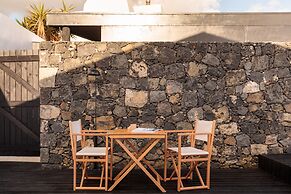 White Exclusive Suite & Villas