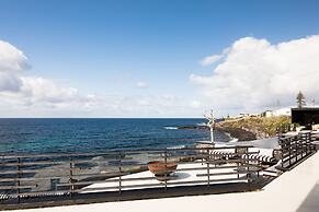 White Exclusive Suite & Villas