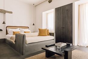 White Exclusive Suite & Villas