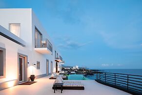 White Exclusive Suite & Villas