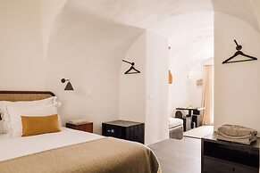 White Exclusive Suite & Villas