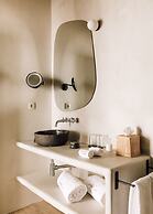 White Exclusive Suite & Villas