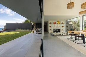 White Exclusive Suite & Villas