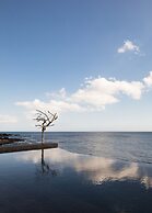 White Exclusive Suite & Villas