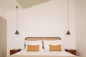 White Exclusive Suite & Villas