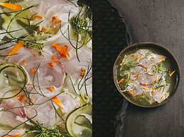 White Exclusive Suite & Villas