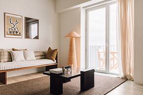 White Exclusive Suite & Villas