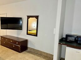 Texas Inn and Suites City Center at University Dr.