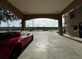 Texas Inn and Suites City Center at University Dr.