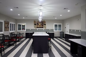 Grand Villa Inn & Suites Chinatown