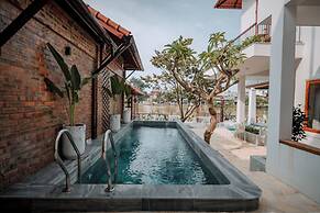 Hue Riverside Villa