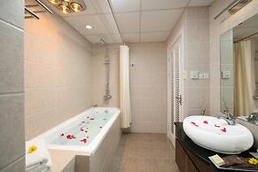 The Bloom Classic - Hotel and Bistro