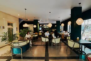 The Bloom Classic - Hotel and Bistro