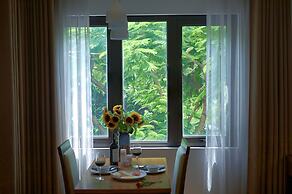 The Bloom Classic - Hotel and Bistro