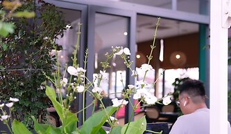 The Bloom Classic - Hotel and Bistro