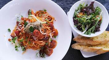 The Bloom Classic - Hotel and Bistro