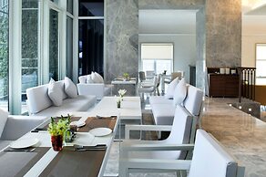 The Lotus Hotel Chongqing