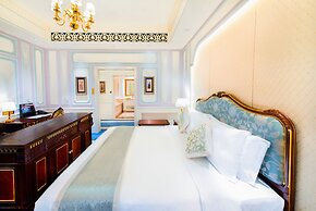 Legend Palace Hotel