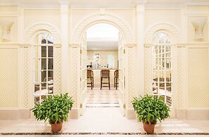 Legend Palace Hotel