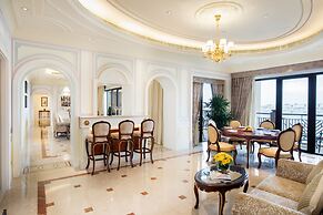 Legend Palace Hotel