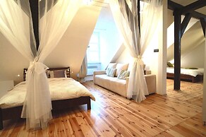 AAA STAY Castle Square Old Town