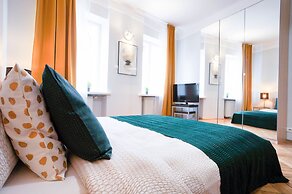 AAA STAY Market Square Old Town