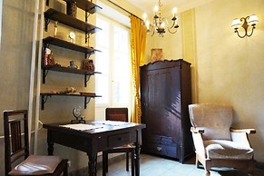 AAA STAY Market Square Old Town