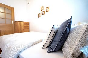 AAA STAY Market Square Old Town