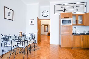 AAA STAY Market Square Old Town